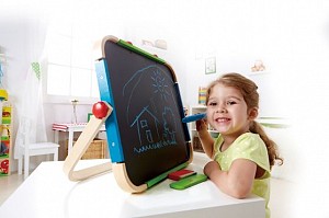 Hape Anywhere Art Studio (E1009)- Φορητό Καλλιτεχνικό Στούντιο Με Λευκό Πίνακα,Πίνακα Κιμωλίας & Μαγνητικά Σχήματα 5Τεμ.