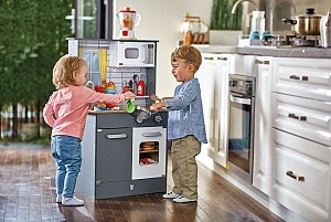 Hape Ξύλινη Κουζίνα Light & Sound (E3166A)
